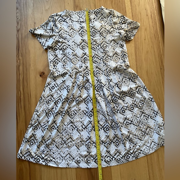 Kim Rogers Short SleevePrinted Dress, Size Medium - Picture 6 of 8